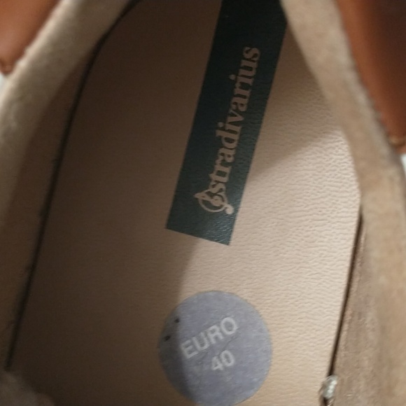 Stradivarius White Sneakers With Sherpa Tongue and Velveteen Shoelaces - Picture 9 of 12